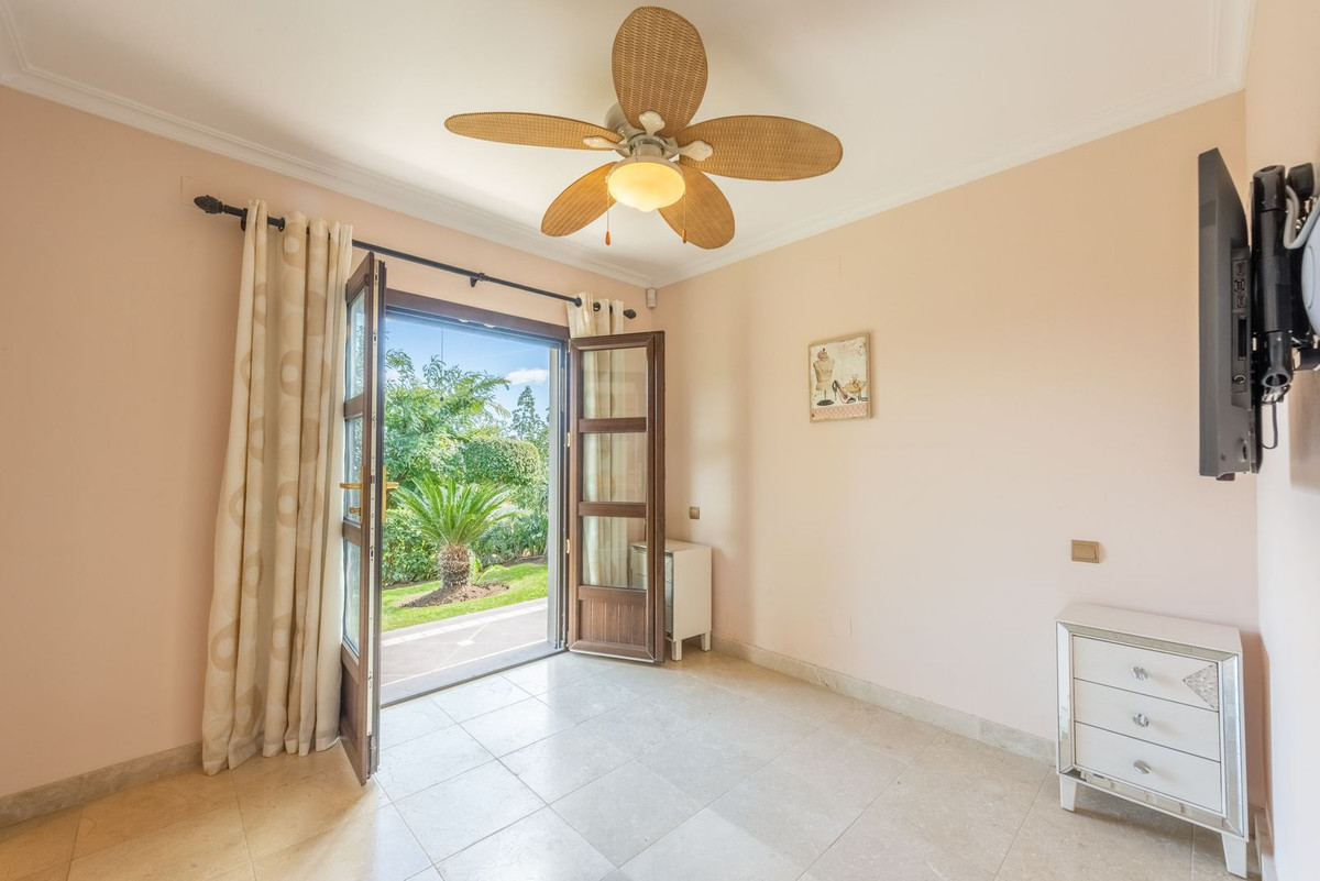 Se vende Villa - Chalet de 6 dormitorios en Costa Del Sol, Málaga, España