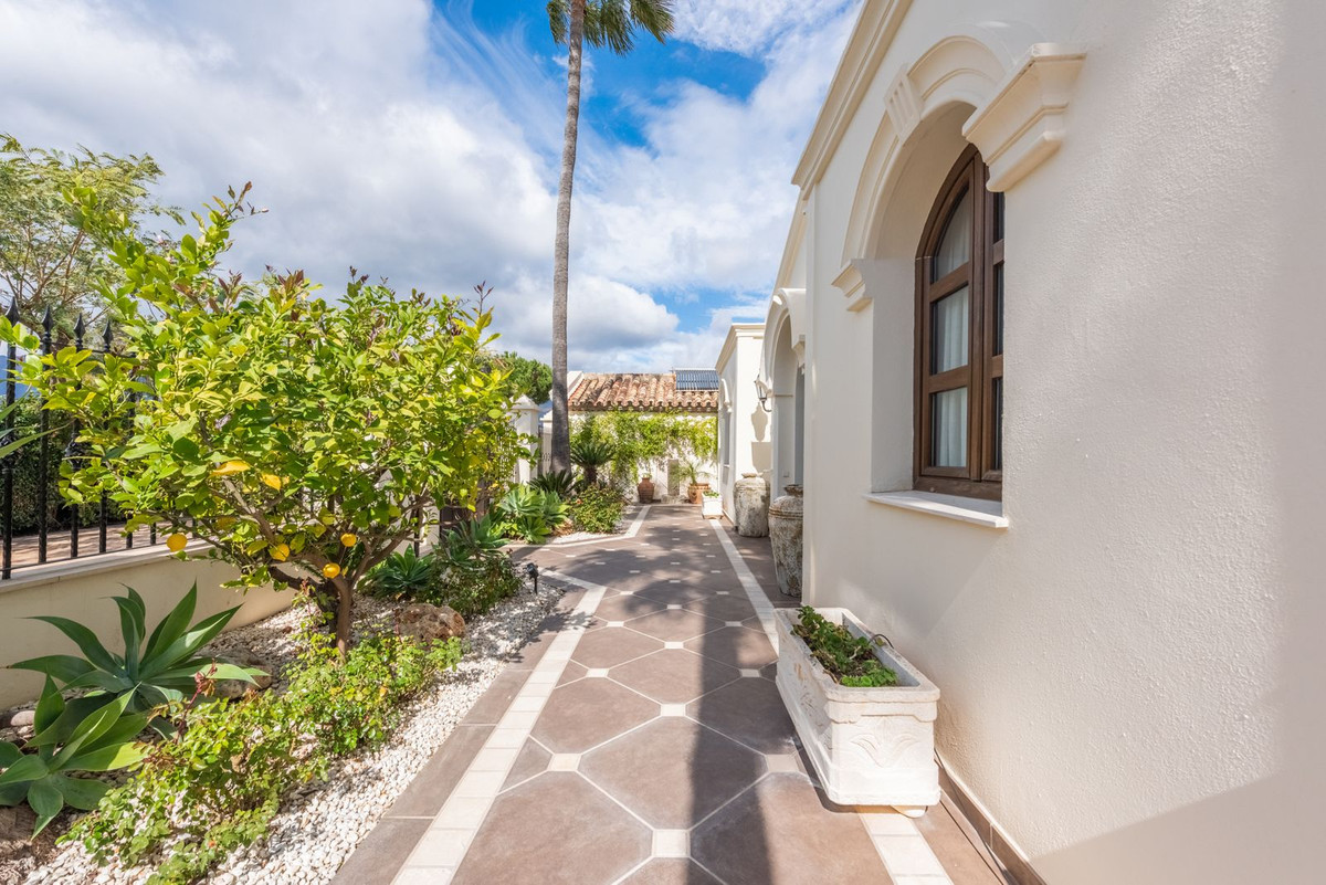 Se vende Villa - Chalet de 6 dormitorios en Costa Del Sol, Málaga, España