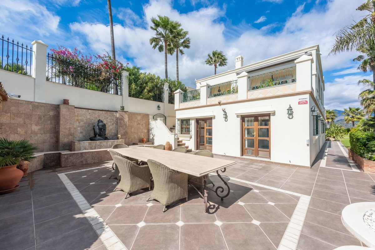 Se vende Villa - Chalet de 6 dormitorios en Costa Del Sol, Málaga, España