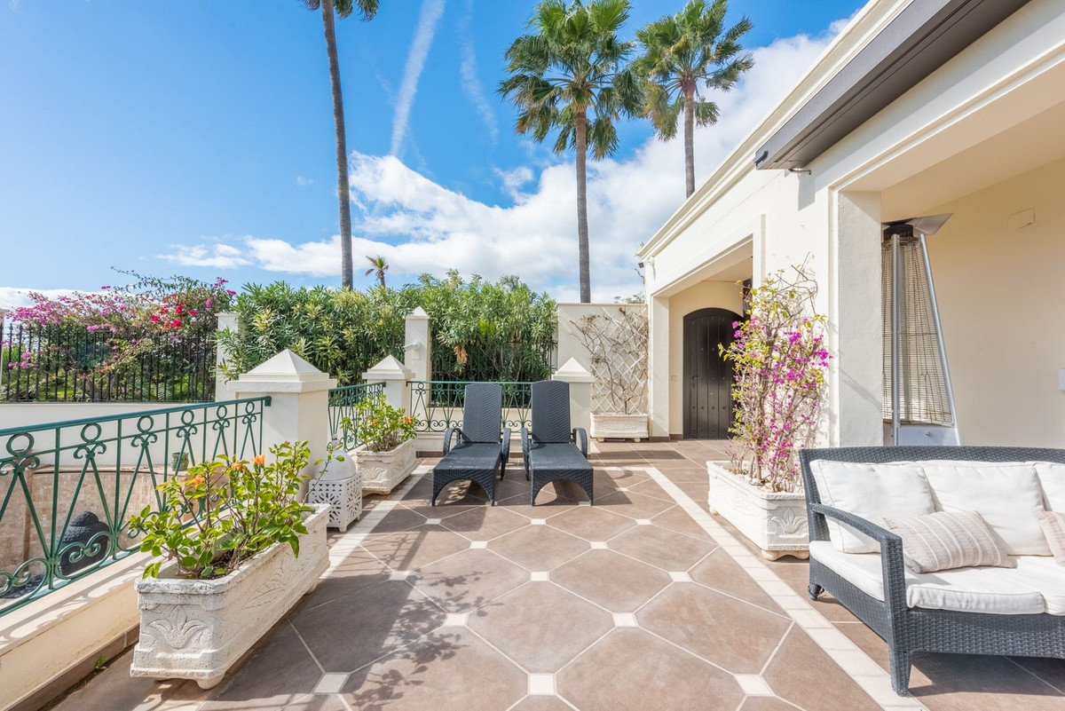 Se vende Villa - Chalet de 6 dormitorios en Costa Del Sol, Málaga, España