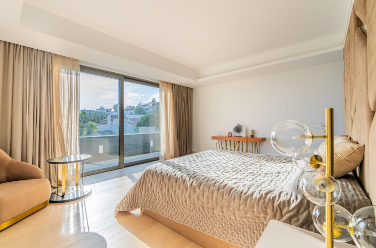 Se vende Villa - Chalet de 4 dormitorios en Costa Del Sol, Málaga, España