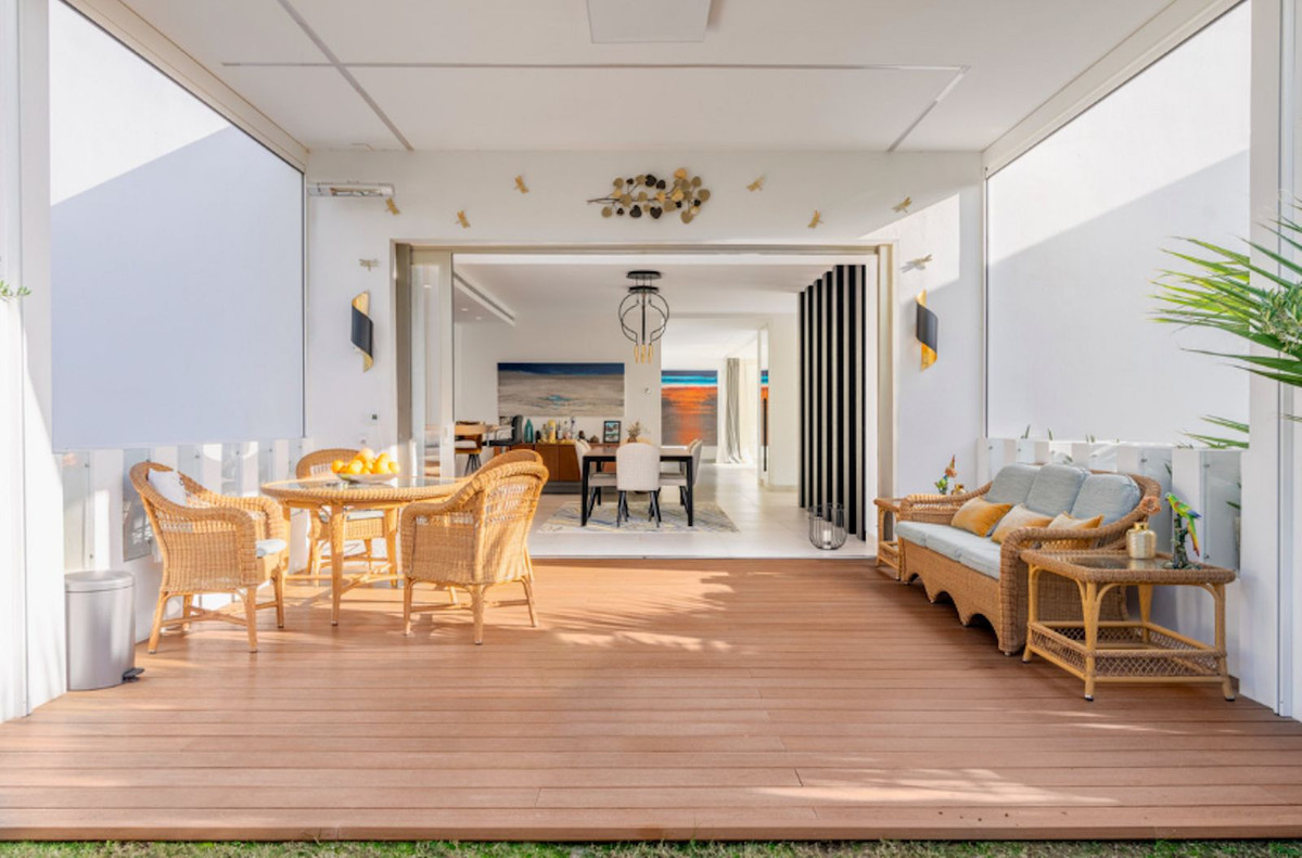 Se vende Villa - Chalet de 4 dormitorios en Costa Del Sol, Málaga, España