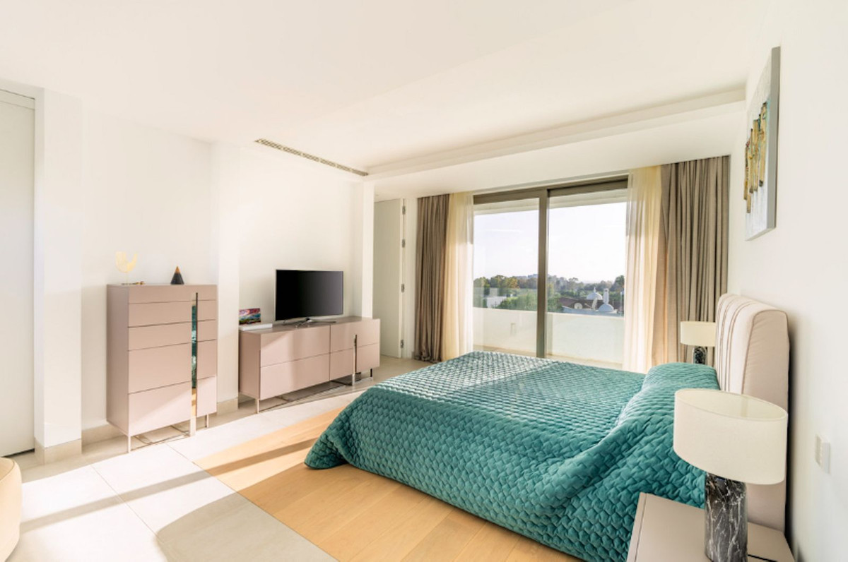 Se vende Villa - Chalet de 4 dormitorios en Costa Del Sol, Málaga, España