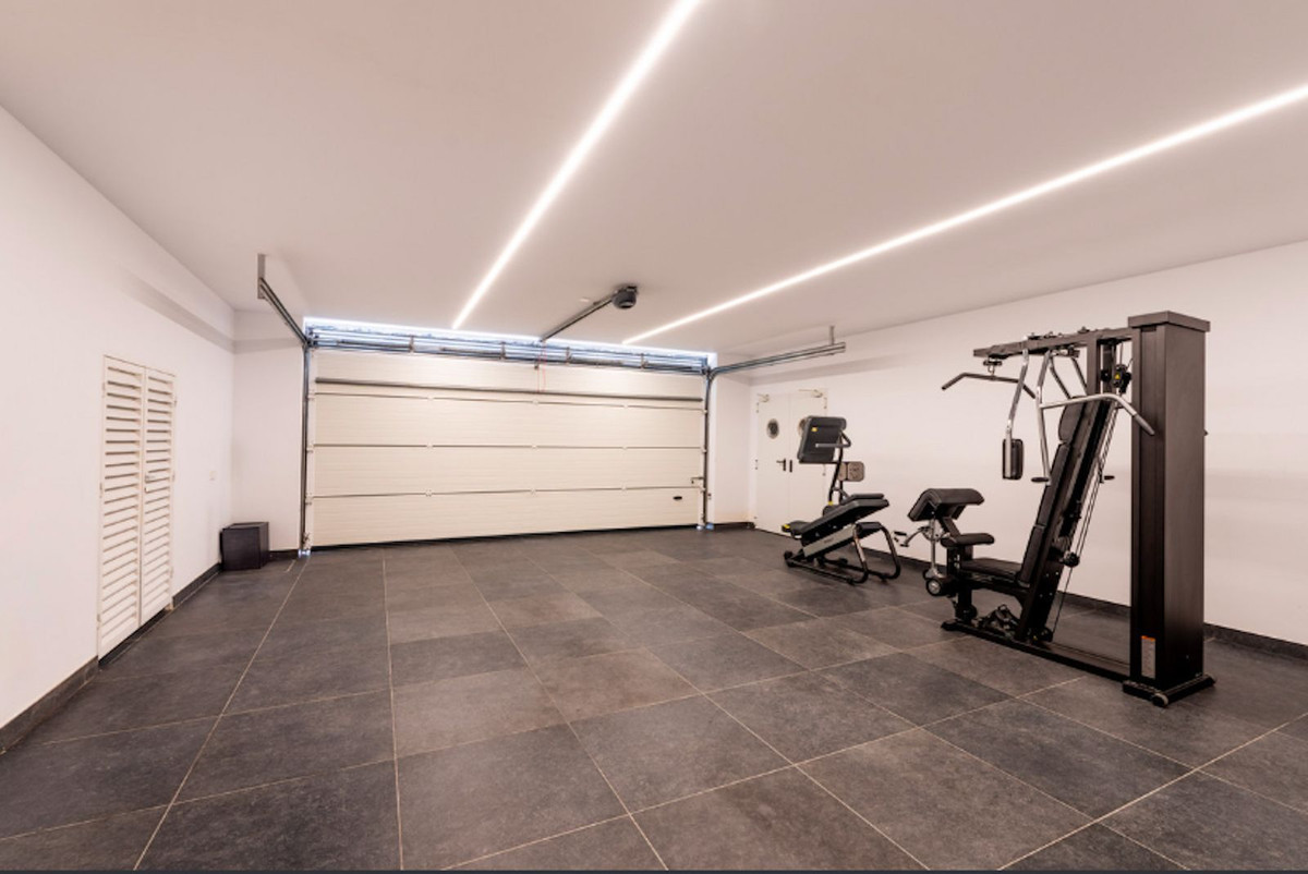 Se vende Villa - Chalet de 4 dormitorios en Costa Del Sol, Málaga, España