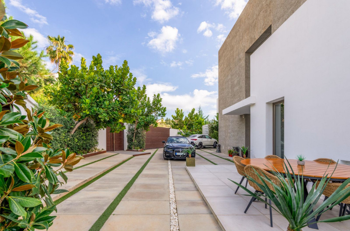 Se vende Villa - Chalet de 4 dormitorios en Costa Del Sol, Málaga, España