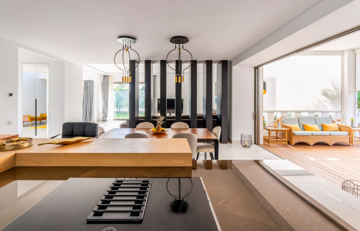 Se vende Villa - Chalet de 4 dormitorios en Costa Del Sol, Málaga, España