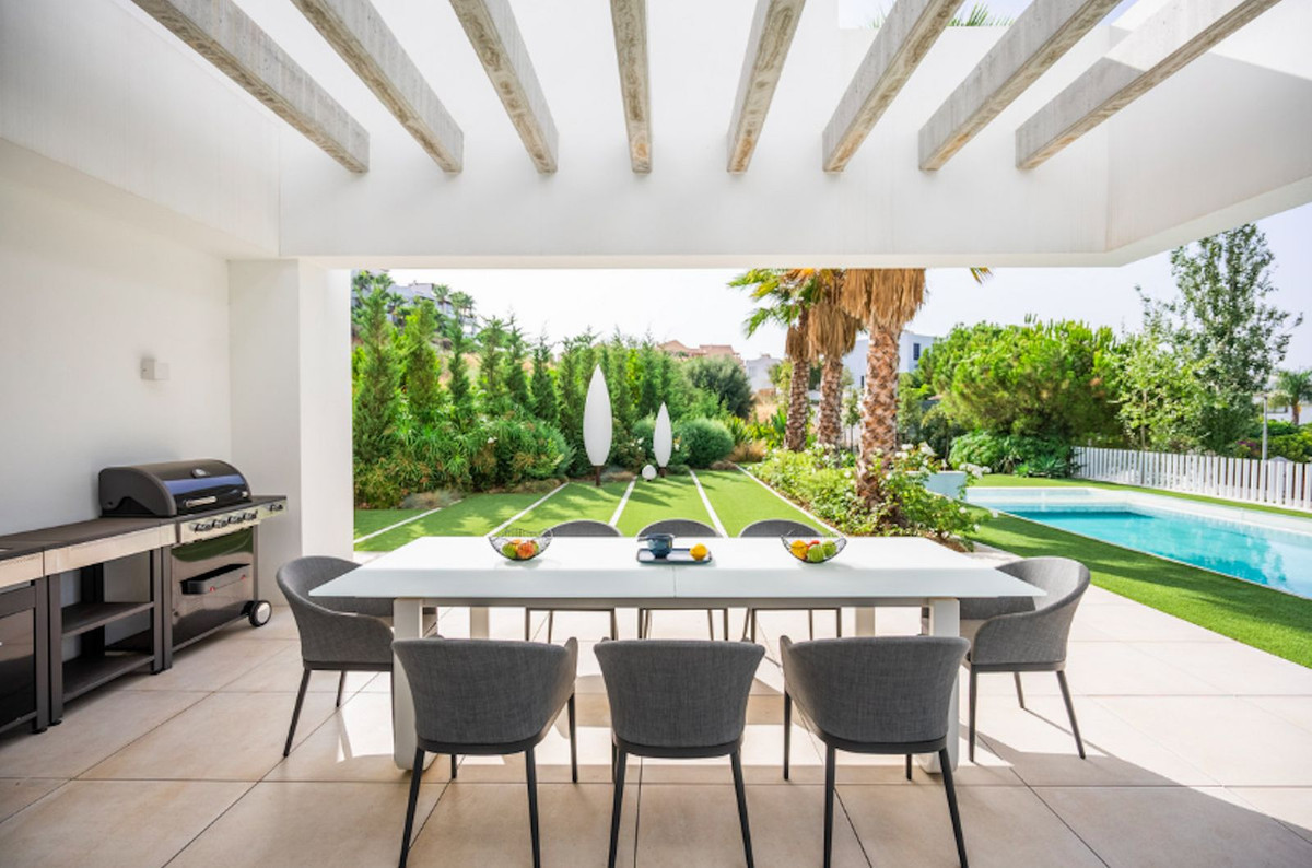 Se vende Villa - Chalet de 4 dormitorios en Costa Del Sol, Málaga, España