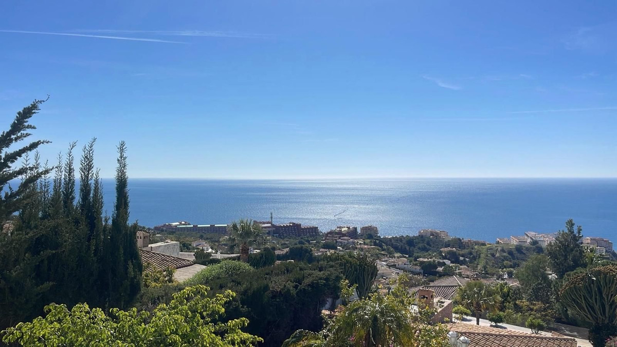 5 Bed Townhouse for sale in Benalmadena Costa Del Sol, Málaga, Spain