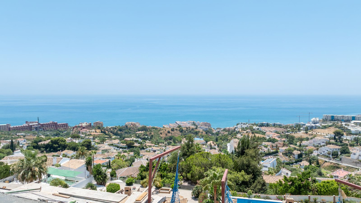 5 Bed Townhouse for sale in Benalmadena Costa Del Sol, Málaga, Spain