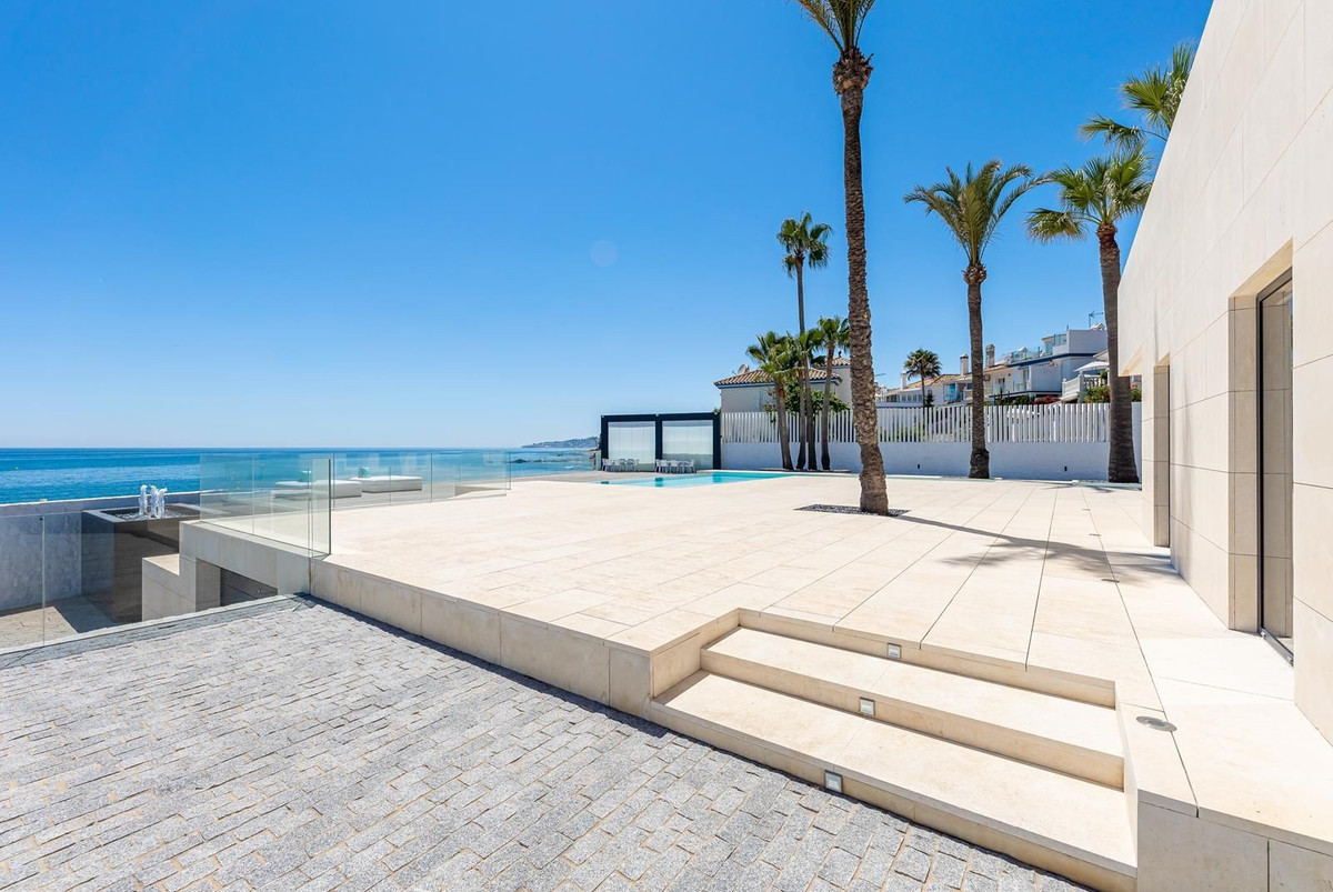 Se vende Villa - Chalet de 4 dormitorios en Costa Del Sol, Málaga, España
