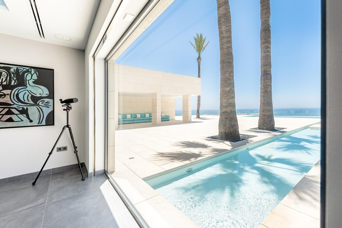 Se vende Villa - Chalet de 4 dormitorios en Costa Del Sol, Málaga, España