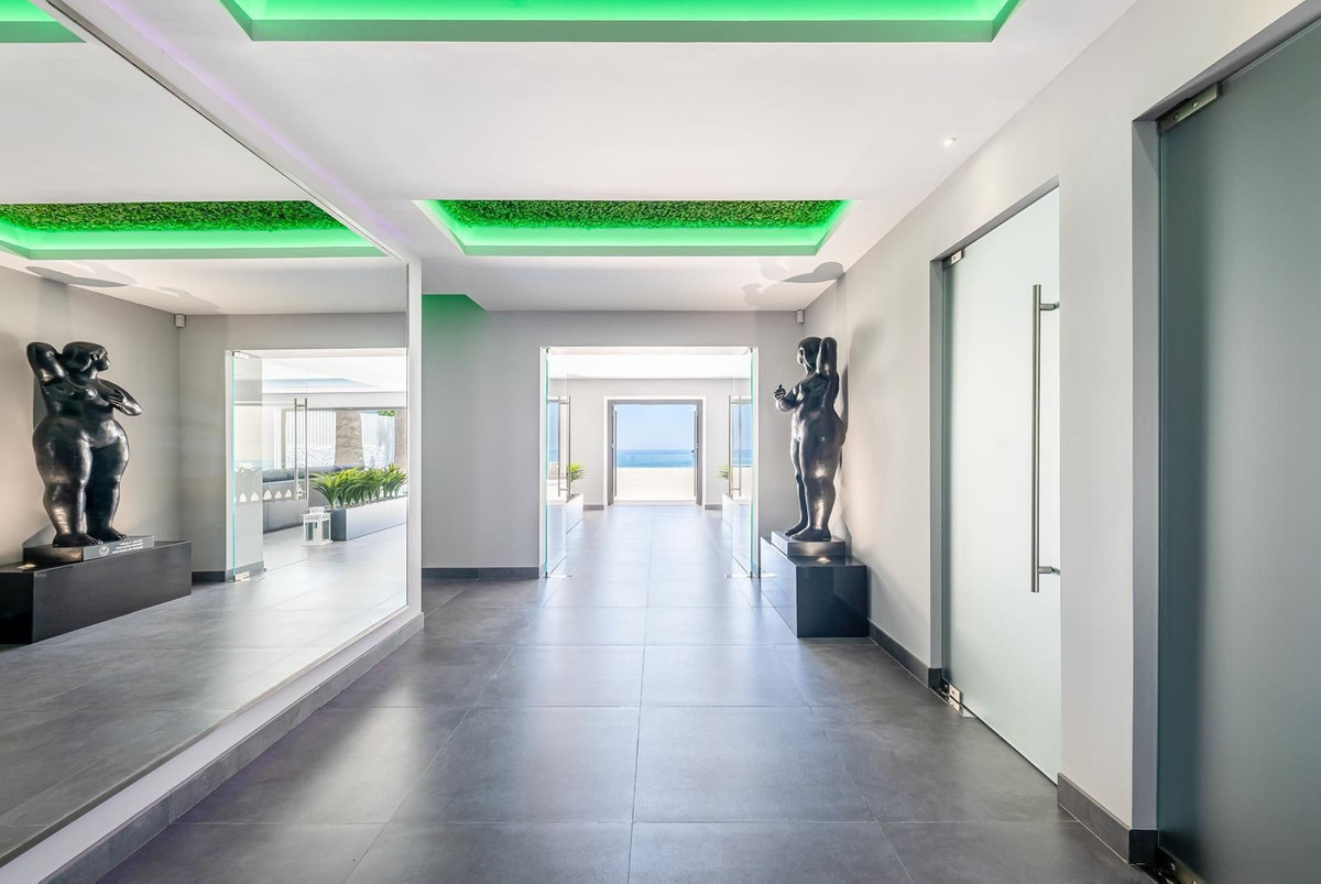 Se vende Villa - Chalet de 4 dormitorios en Costa Del Sol, Málaga, España