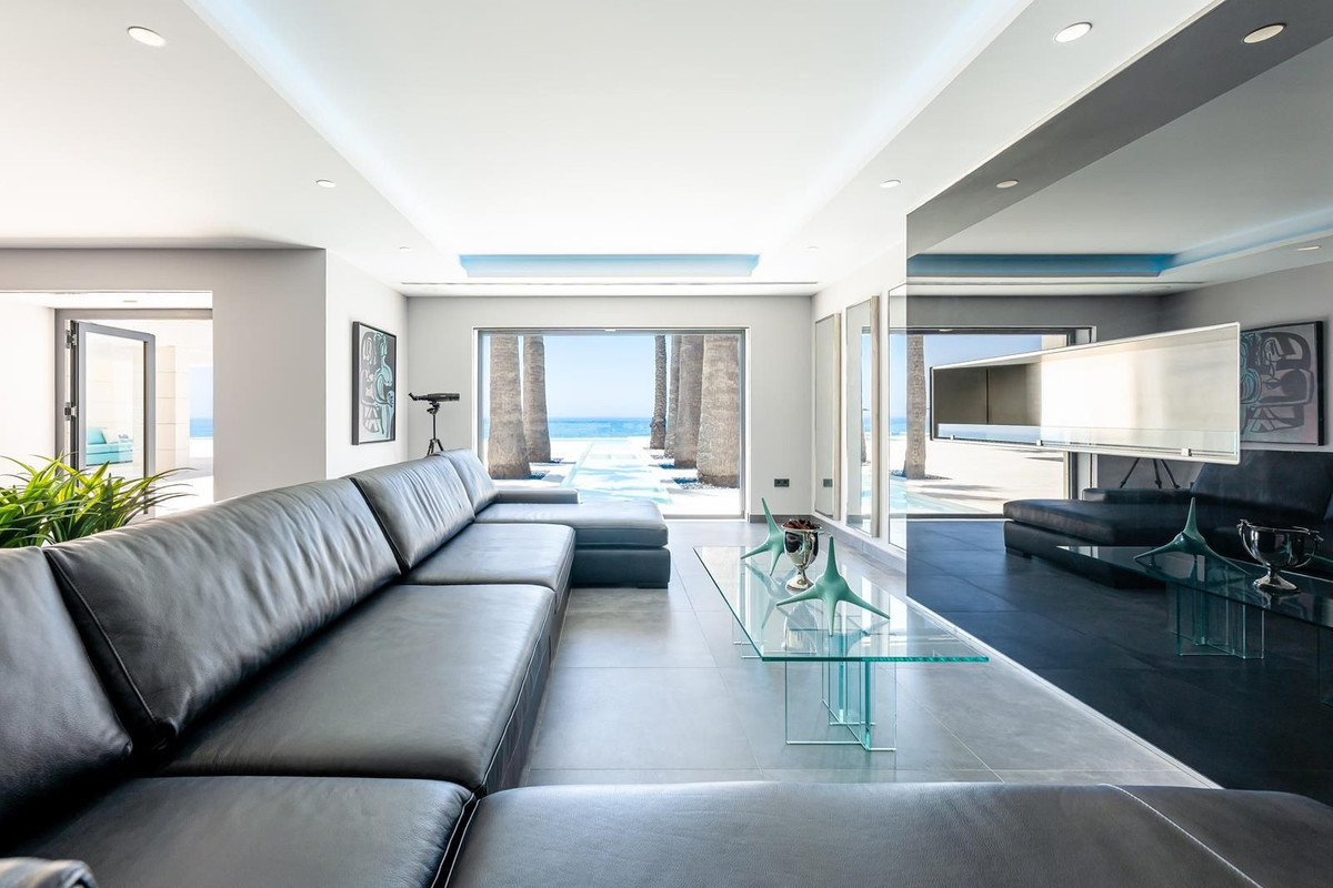 Se vende Villa - Chalet de 4 dormitorios en Costa Del Sol, Málaga, España