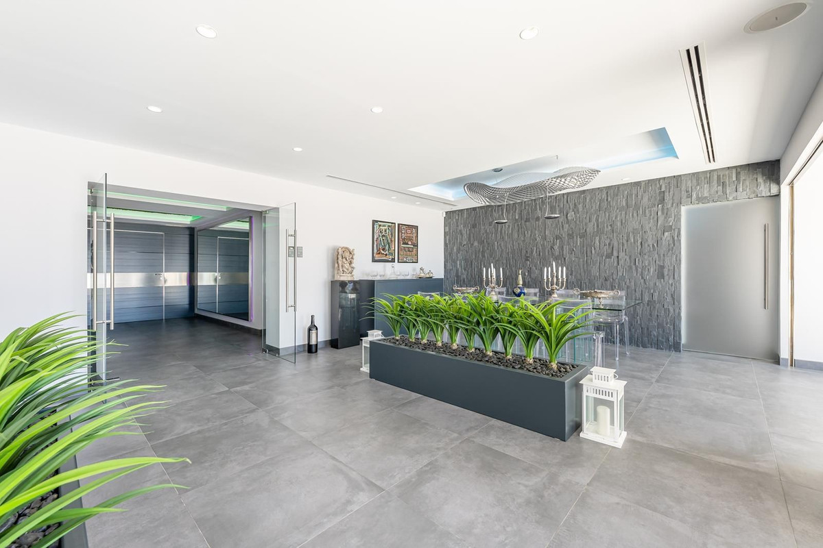 Se vende Villa - Chalet de 4 dormitorios en Costa Del Sol, Málaga, España