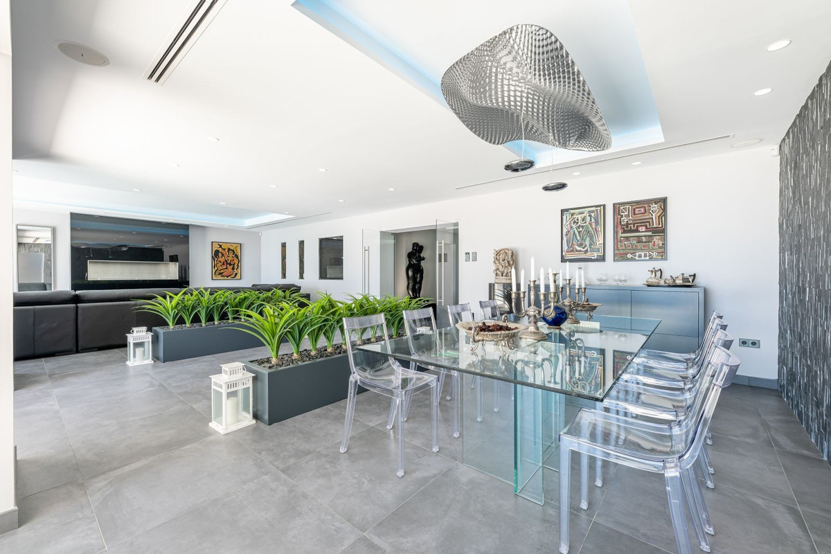 Se vende Villa - Chalet de 4 dormitorios en Costa Del Sol, Málaga, España