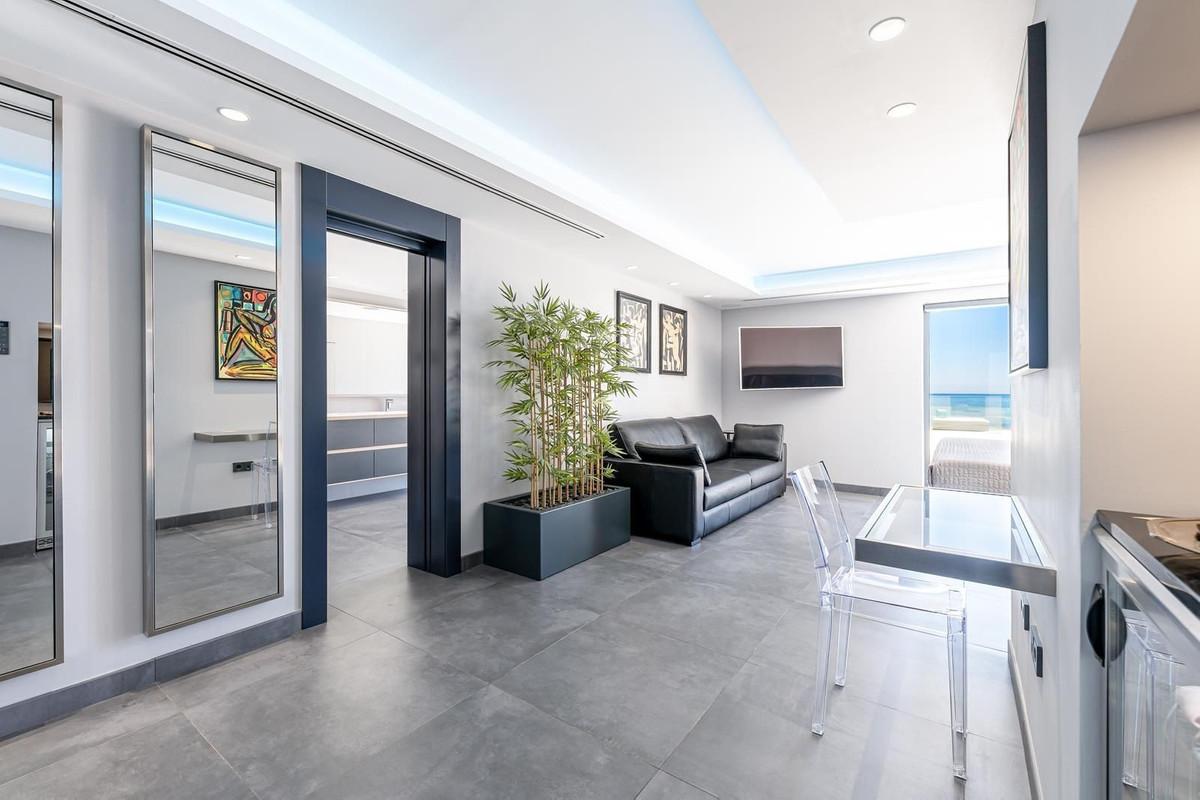 Se vende Villa - Chalet de 4 dormitorios en Costa Del Sol, Málaga, España