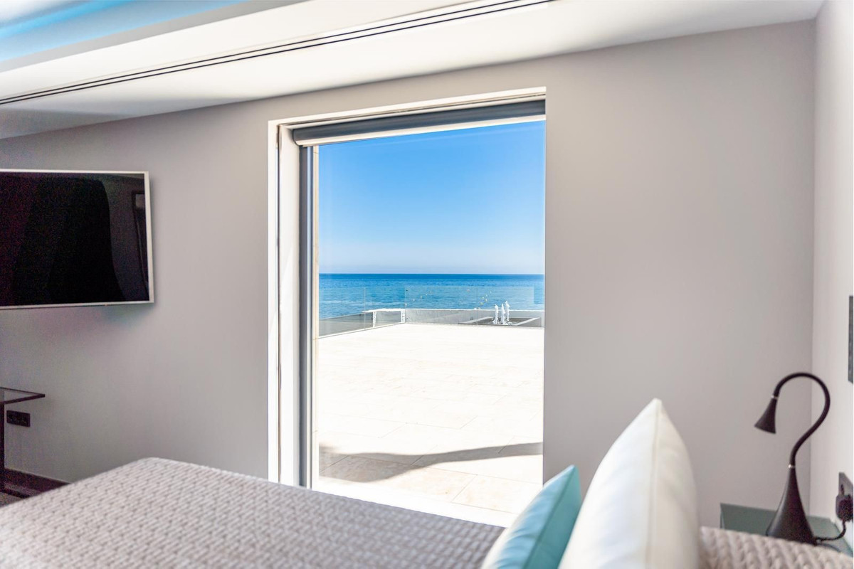Se vende Villa - Chalet de 4 dormitorios en Costa Del Sol, Málaga, España