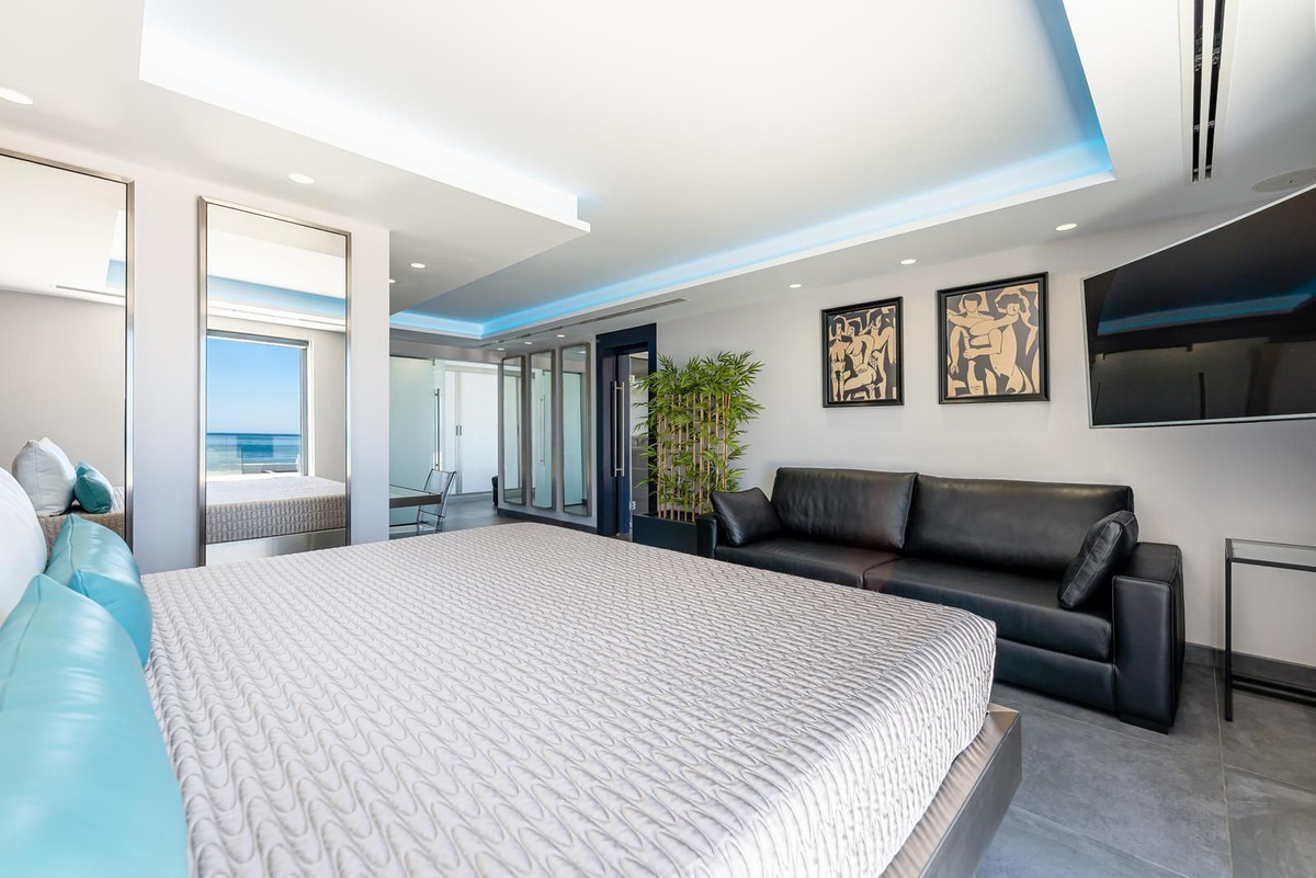 Se vende Villa - Chalet de 4 dormitorios en Costa Del Sol, Málaga, España