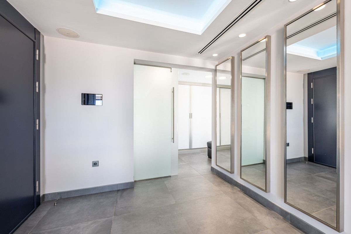 Se vende Villa - Chalet de 4 dormitorios en Costa Del Sol, Málaga, España