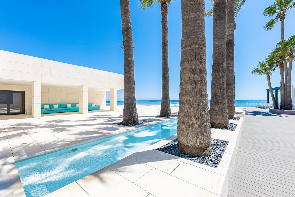 Se vende Villa - Chalet de 4 dormitorios en Costa Del Sol, Málaga, España