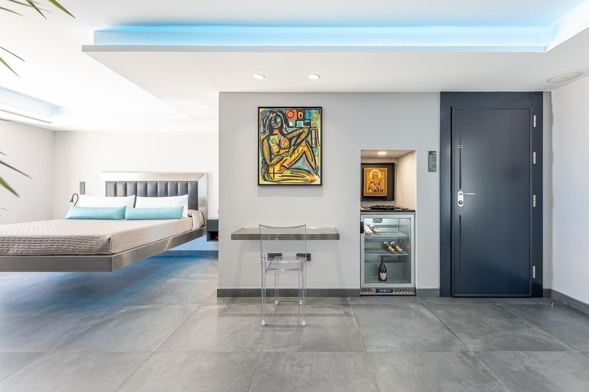 Se vende Villa - Chalet de 4 dormitorios en Costa Del Sol, Málaga, España