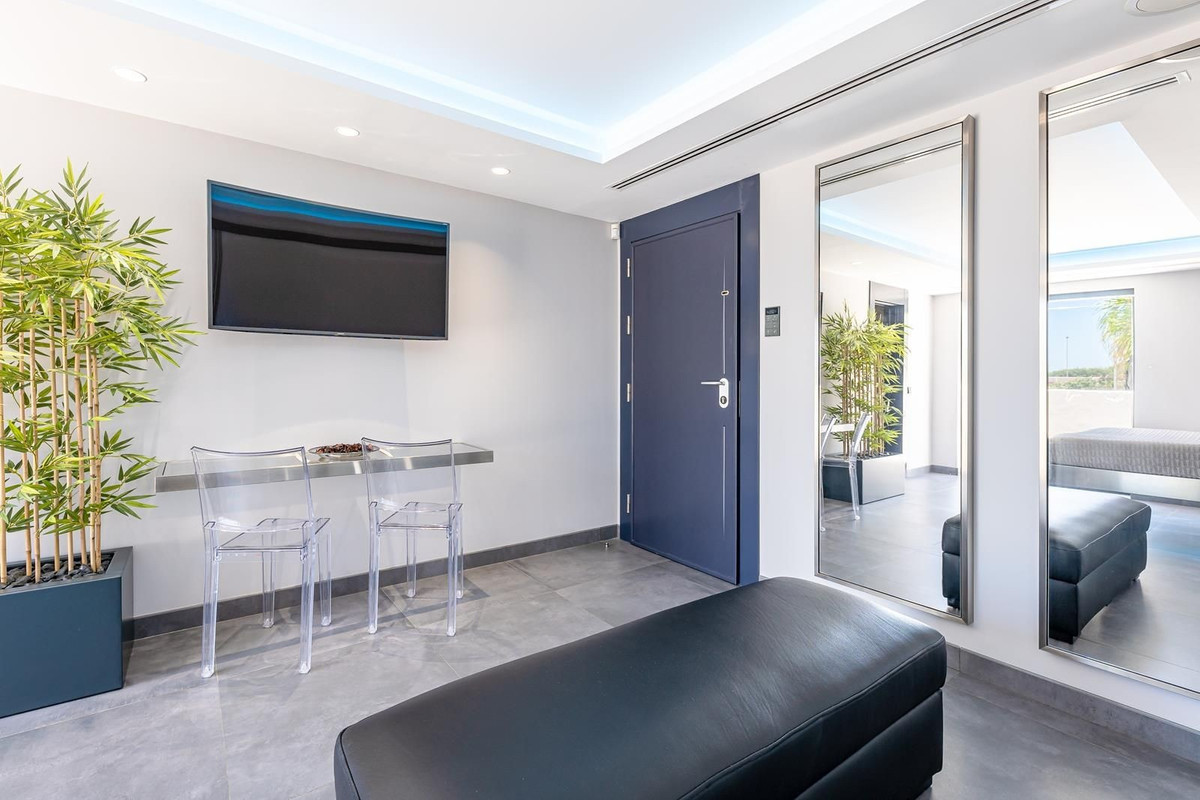 Se vende Villa - Chalet de 4 dormitorios en Costa Del Sol, Málaga, España