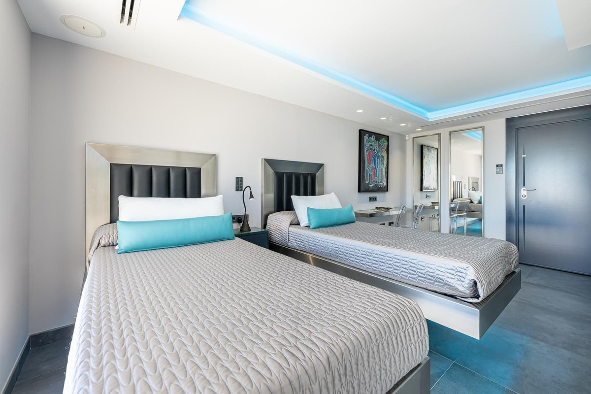 Se vende Villa - Chalet de 4 dormitorios en Costa Del Sol, Málaga, España