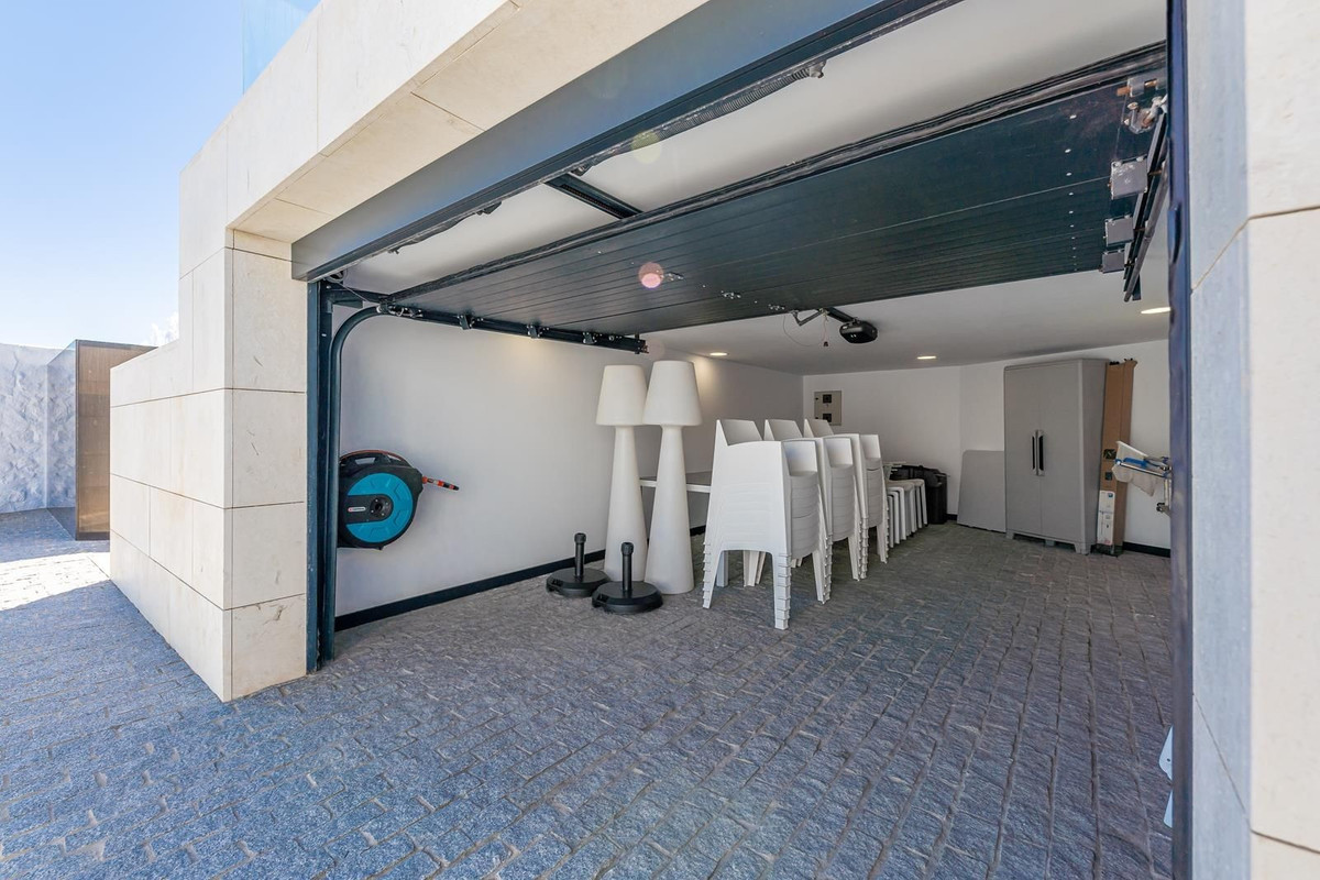 Se vende Villa - Chalet de 4 dormitorios en Costa Del Sol, Málaga, España