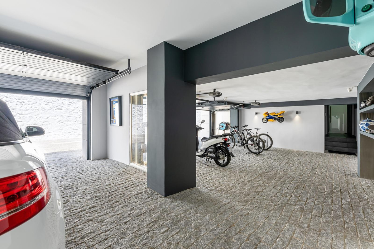 Se vende Villa - Chalet de 4 dormitorios en Costa Del Sol, Málaga, España