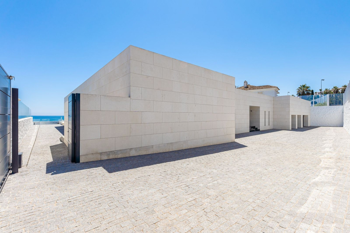 Se vende Villa - Chalet de 4 dormitorios en Costa Del Sol, Málaga, España