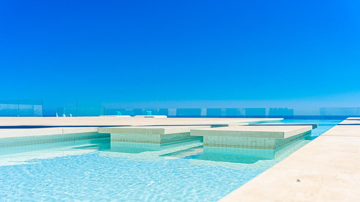 Se vende Villa - Chalet de 4 dormitorios en Costa Del Sol, Málaga, España