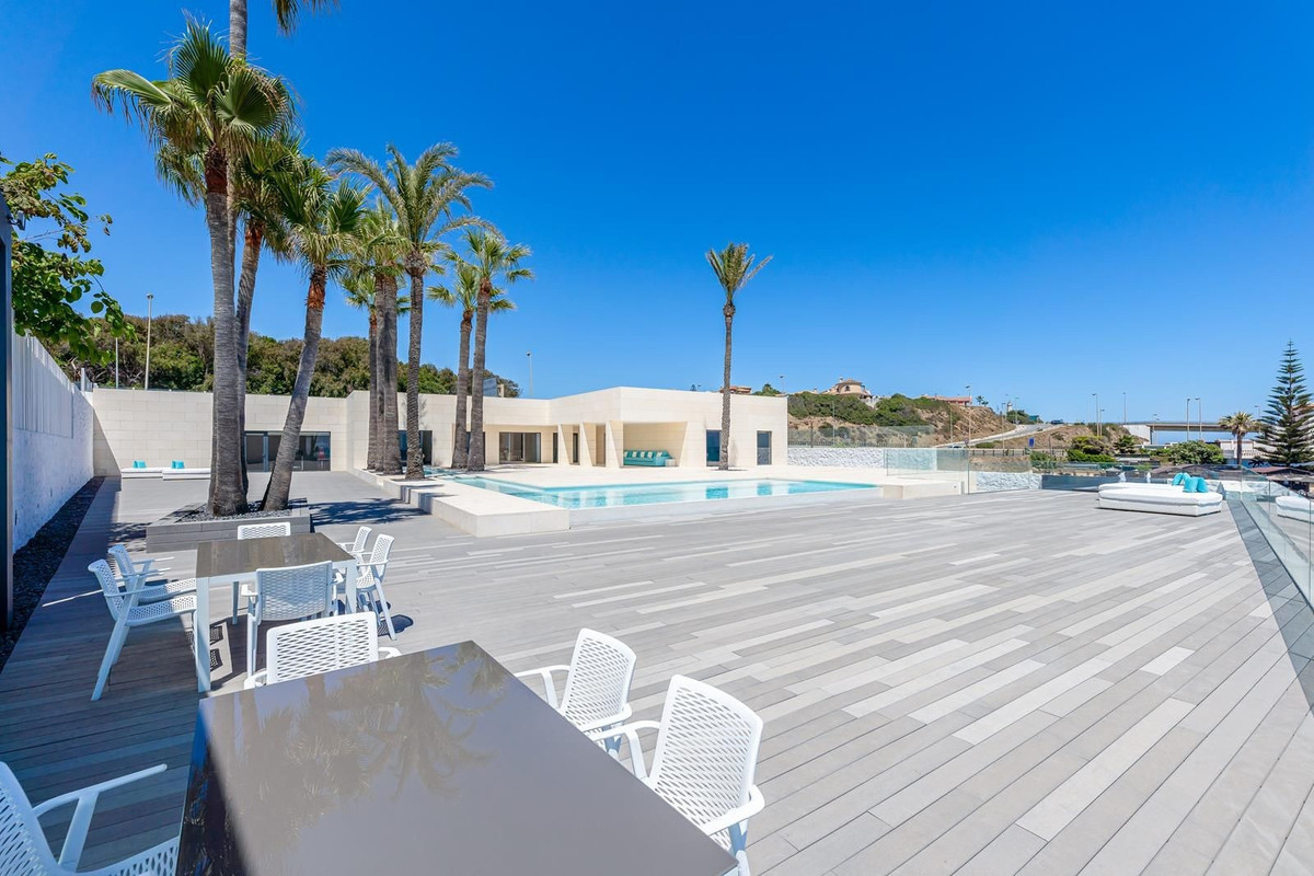 Se vende Villa - Chalet de 4 dormitorios en Costa Del Sol, Málaga, España