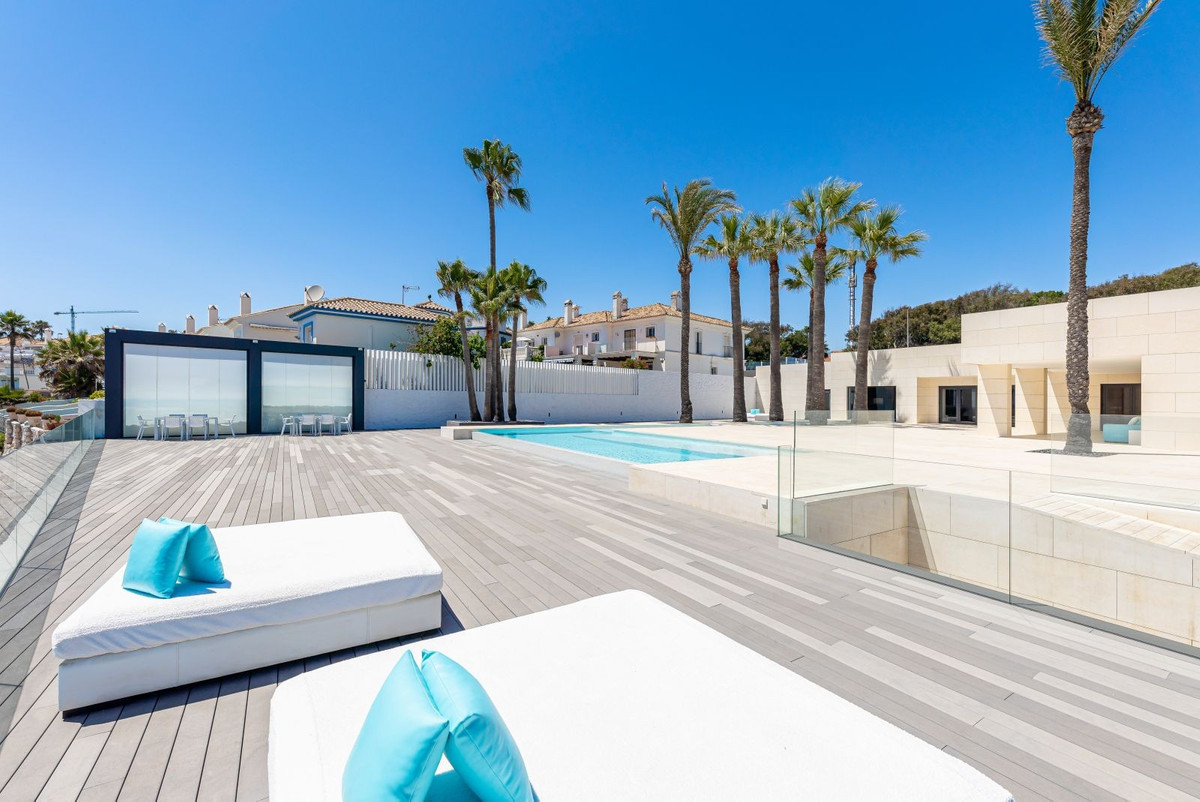 Se vende Villa - Chalet de 4 dormitorios en Costa Del Sol, Málaga, España