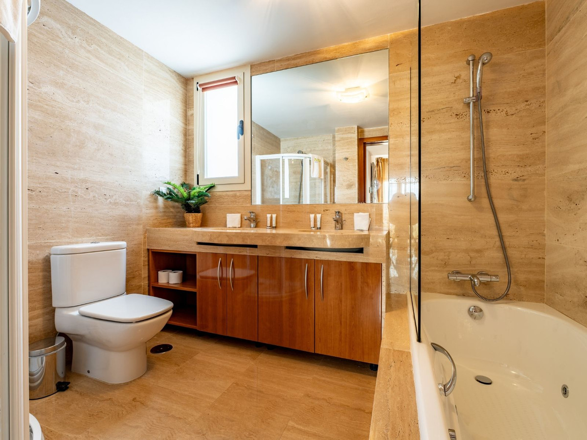 4 Bed Apartment for sale in Alhaurín De La Torre Costa Del Sol, Málaga, Spain