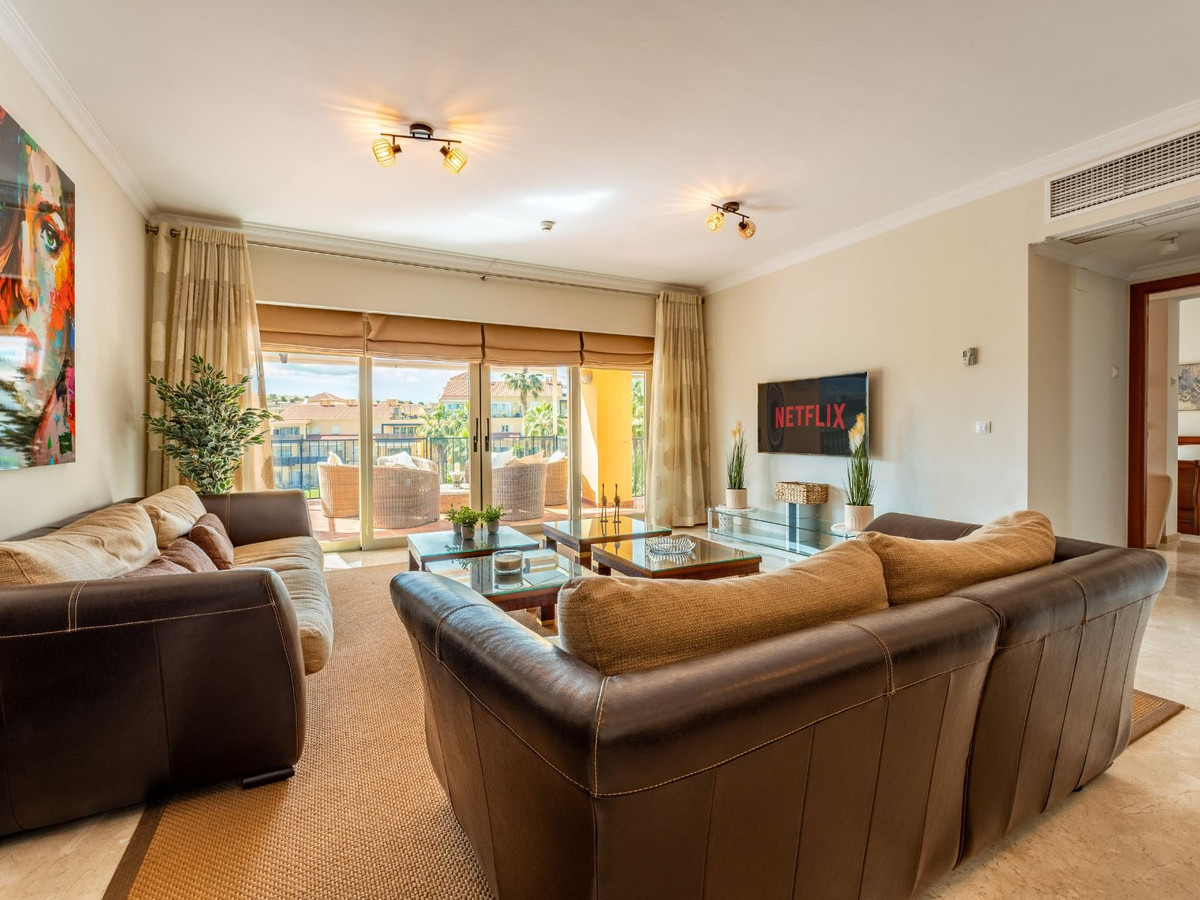 4 Bed Apartment for sale in Alhaurín De La Torre Costa Del Sol, Málaga, Spain