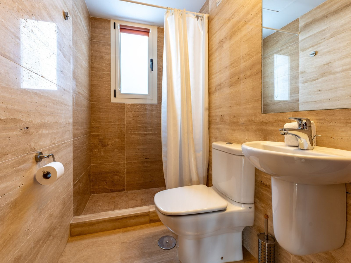 4 Bed Apartment for sale in Alhaurín De La Torre Costa Del Sol, Málaga, Spain