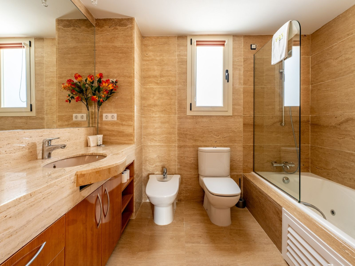 4 Bed Apartment for sale in Alhaurín De La Torre Costa Del Sol, Málaga, Spain