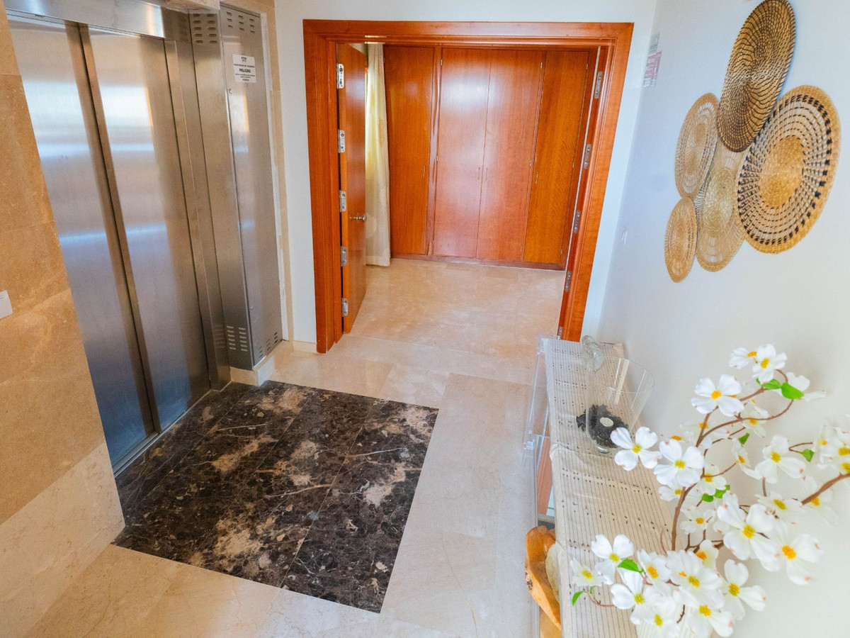 4 Bed Apartment for sale in Alhaurín De La Torre Costa Del Sol, Málaga, Spain