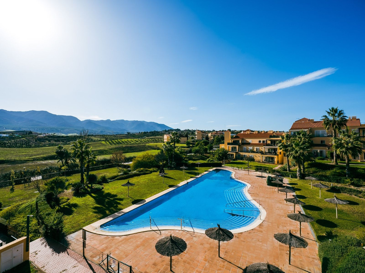 4 Bed Apartment for sale in Alhaurín De La Torre Costa Del Sol, Málaga, Spain