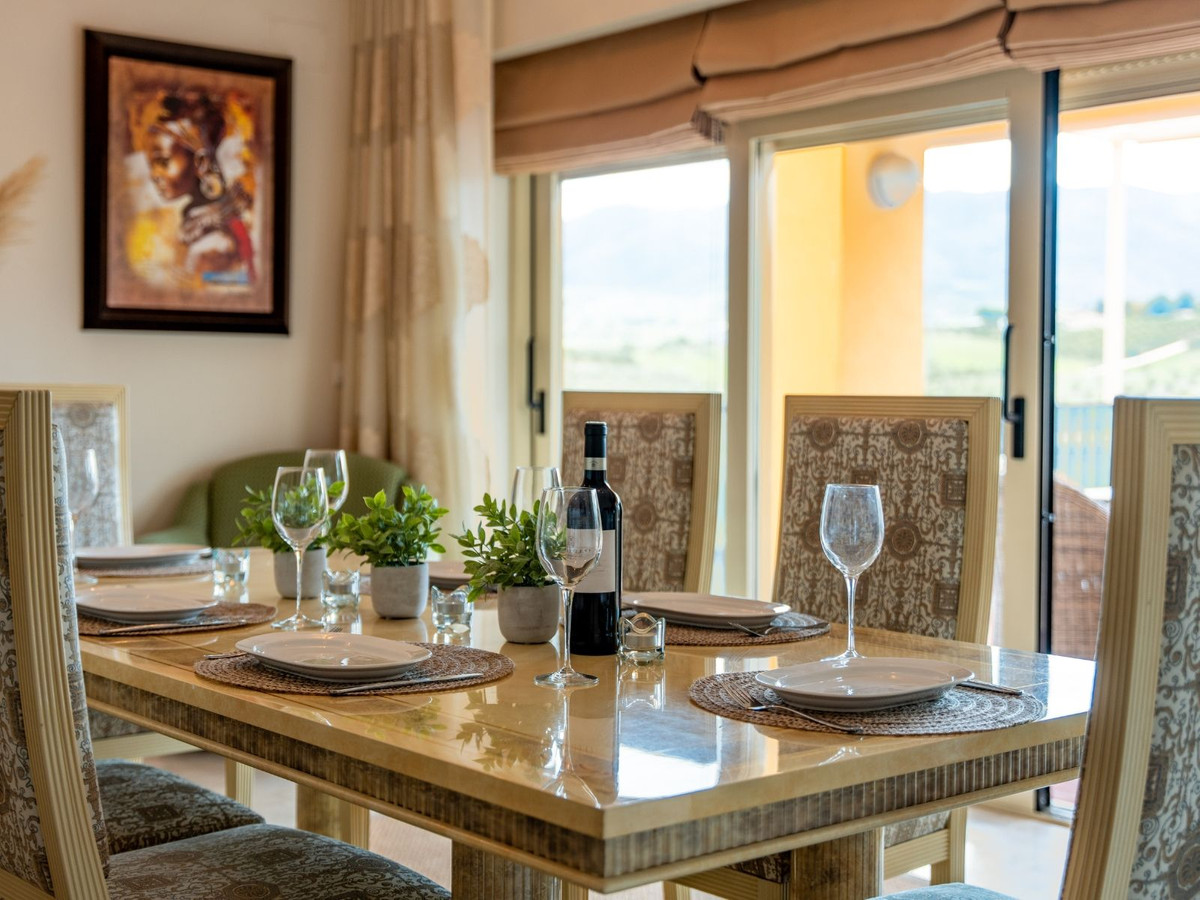 4 Bed Apartment for sale in Alhaurín De La Torre Costa Del Sol, Málaga, Spain