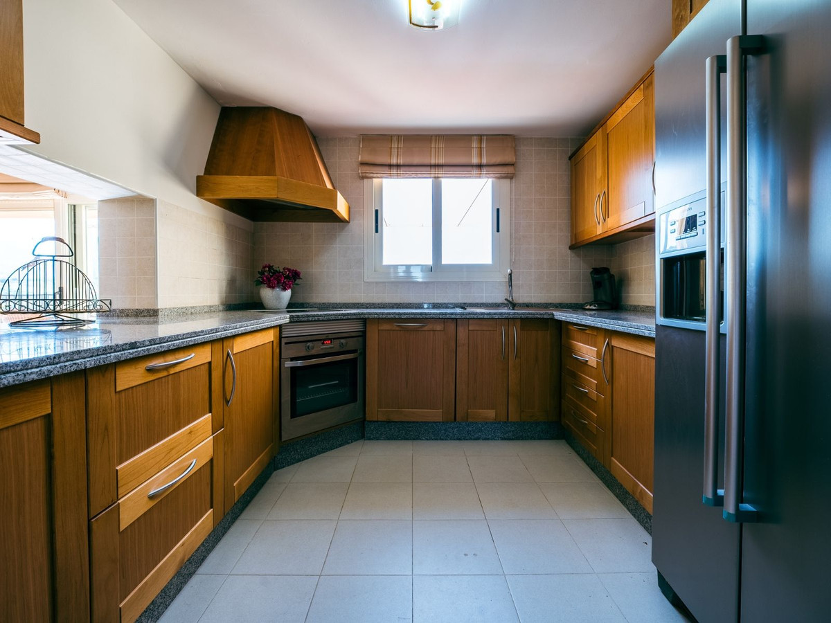 4 Bed Apartment for sale in Alhaurín De La Torre Costa Del Sol, Málaga, Spain