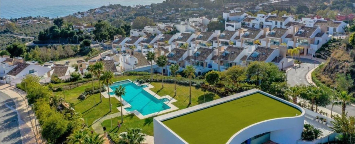 3 Bed Townhouse for sale in Benalmadena Costa Del Sol, Málaga, Spain