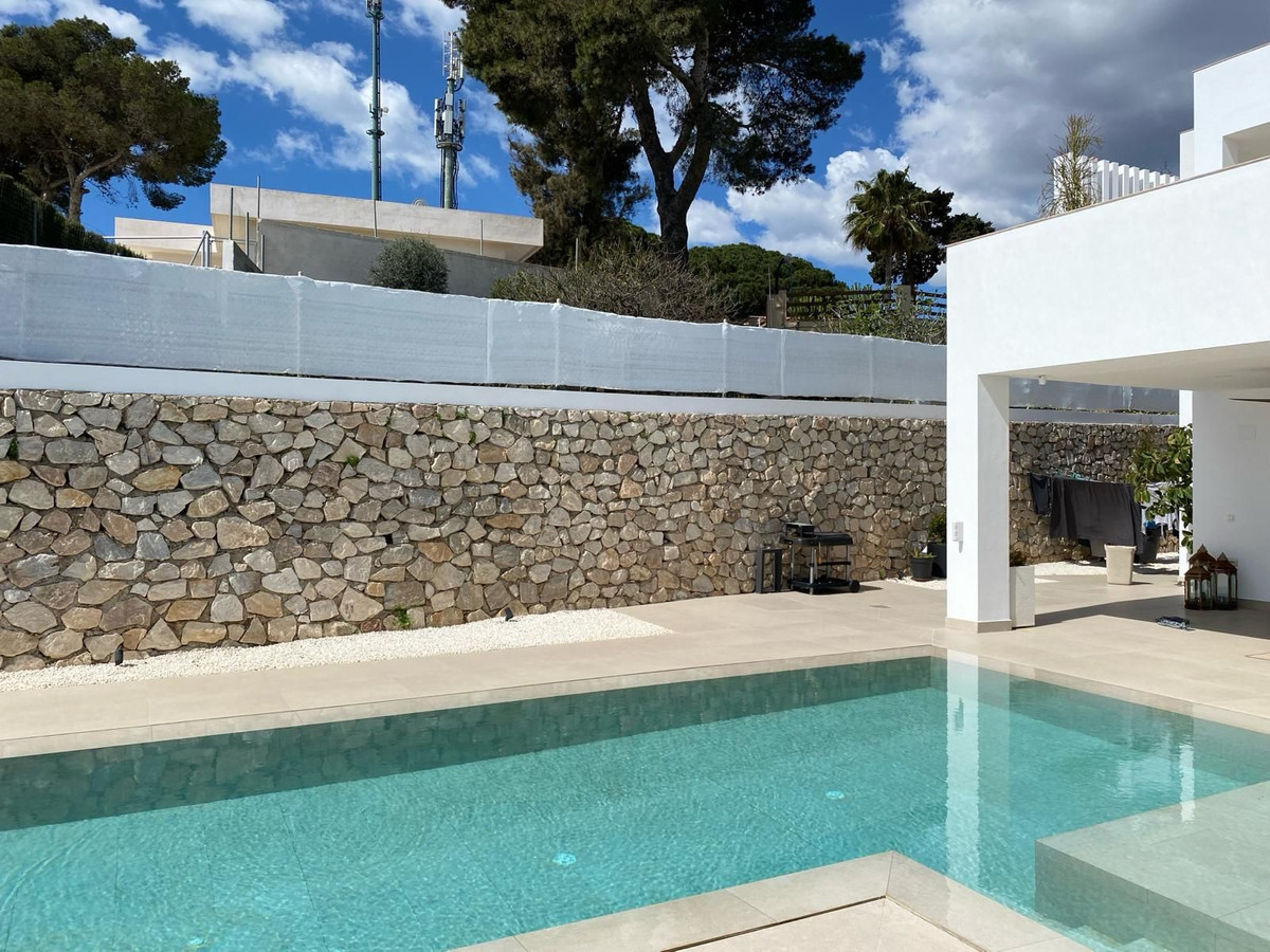 4 Bed Townhouse for sale in Benalmadena Costa Costa Del Sol, Málaga, Spain