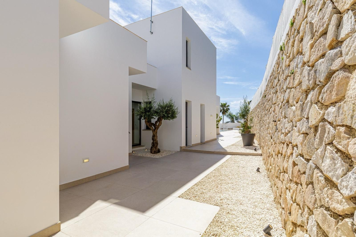 4 Bed Townhouse for sale in Benalmadena Costa Costa Del Sol, Málaga, Spain