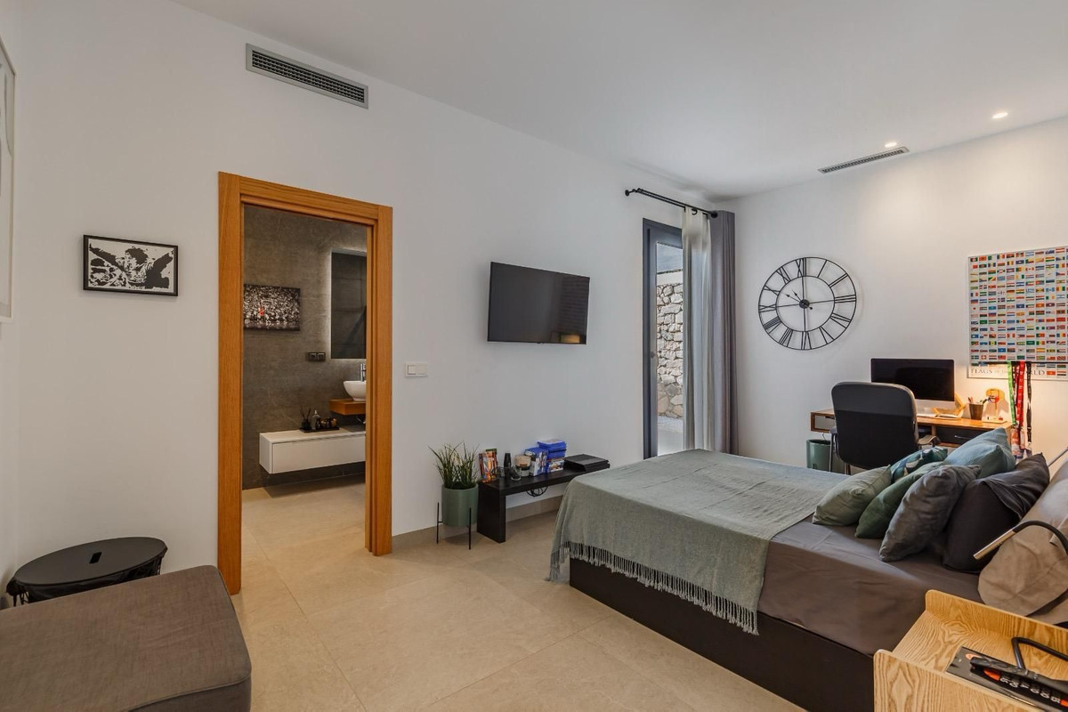 4 Bed Townhouse for sale in Benalmadena Costa Costa Del Sol, Málaga, Spain