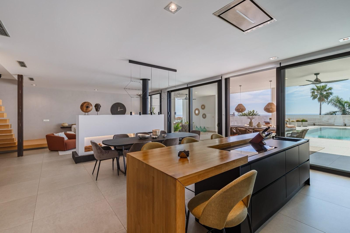 4 Bed Townhouse for sale in Benalmadena Costa Costa Del Sol, Málaga, Spain