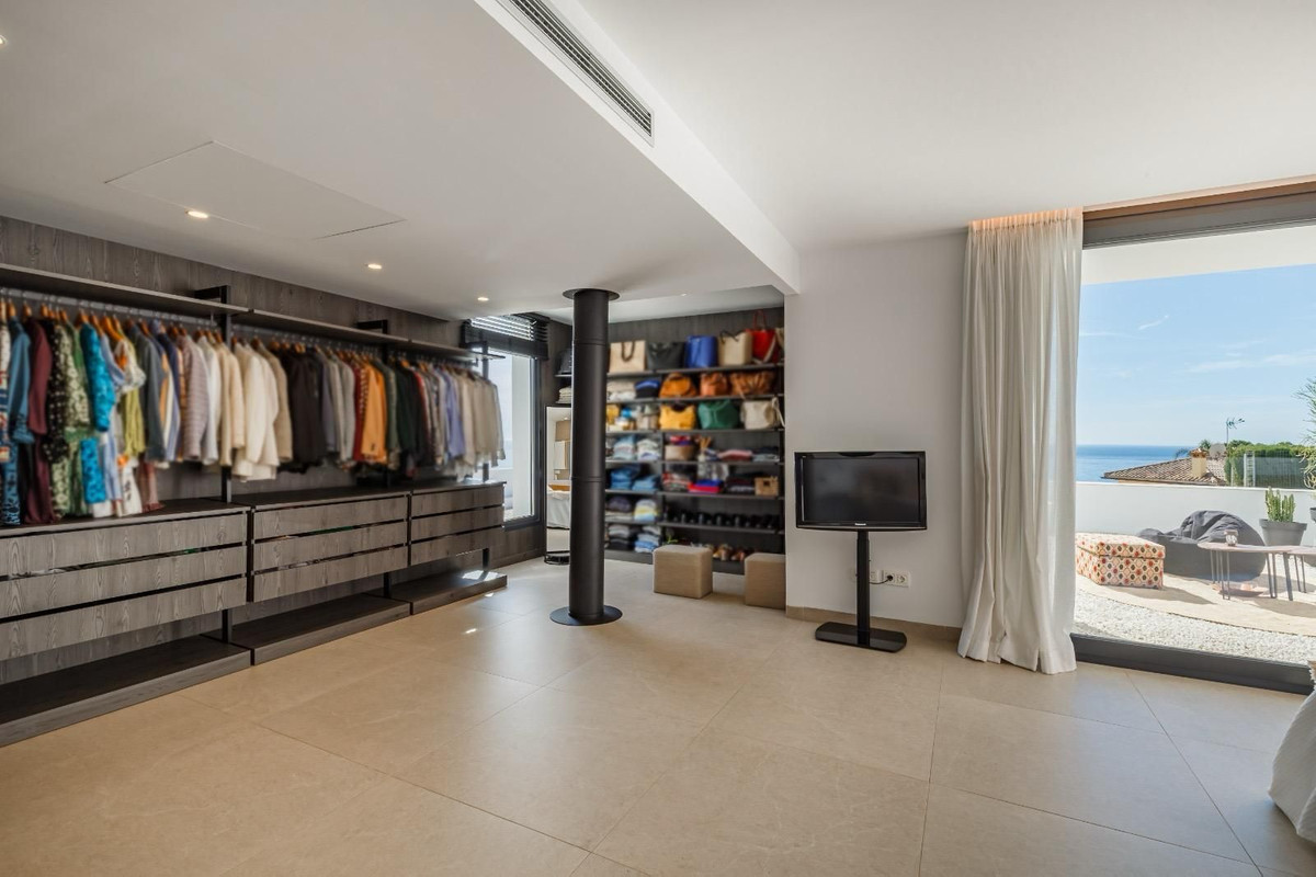 4 Bed Townhouse for sale in Benalmadena Costa Costa Del Sol, Málaga, Spain