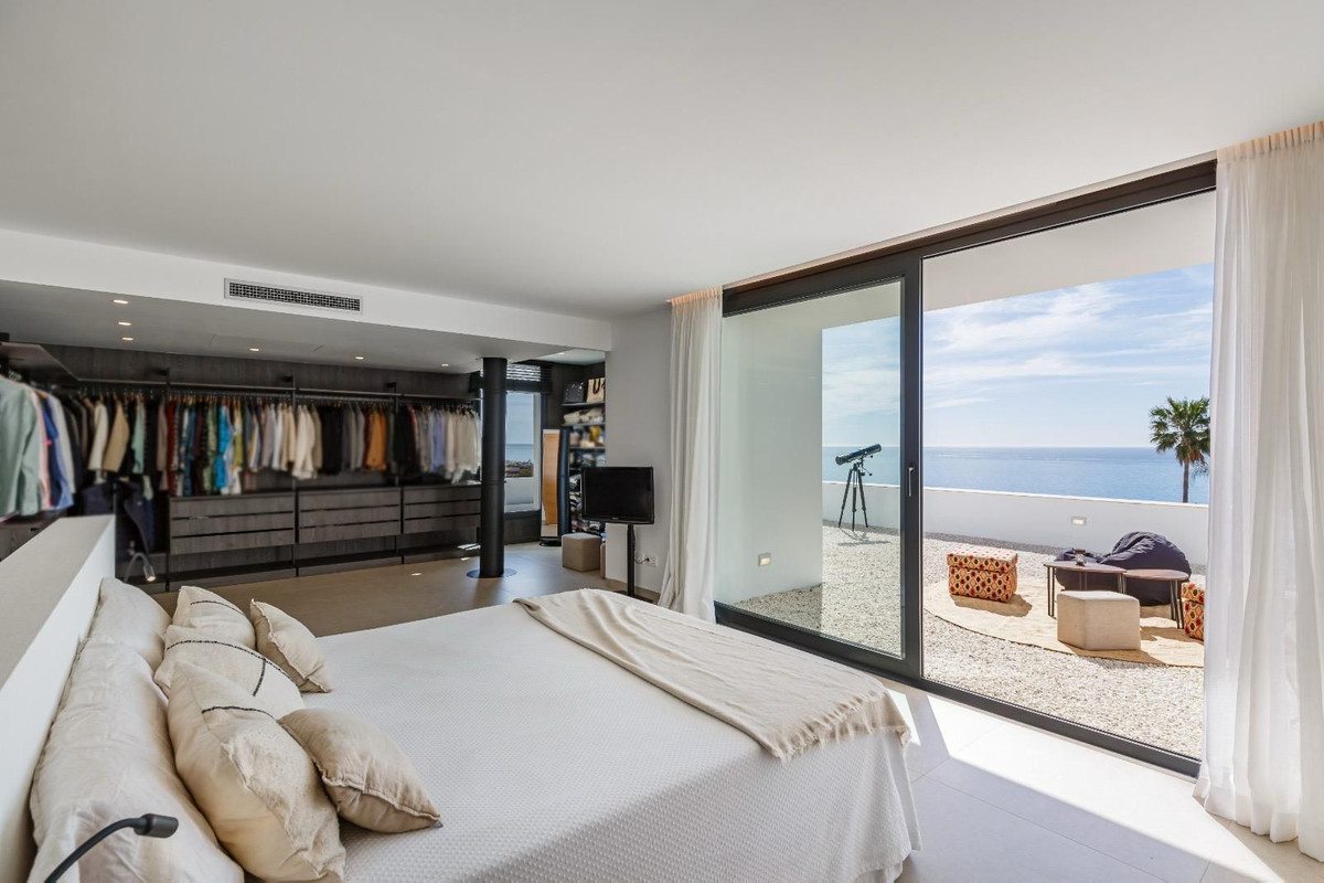 4 Bed Townhouse for sale in Benalmadena Costa Costa Del Sol, Málaga, Spain