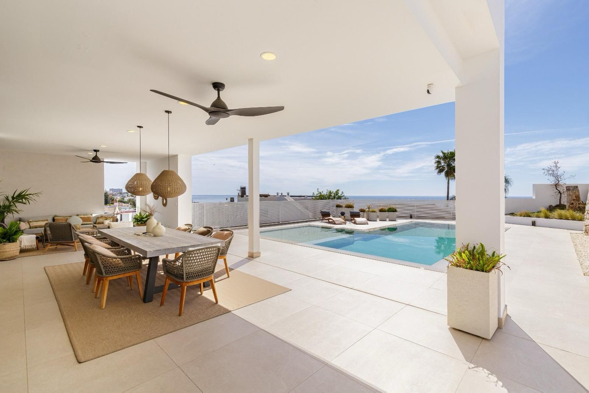 4 Bed Townhouse for sale in Benalmadena Costa Costa Del Sol, Málaga, Spain