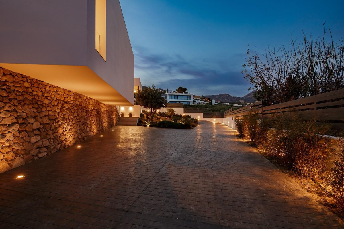 4 Bed Townhouse for sale in Benalmadena Costa Costa Del Sol, Málaga, Spain
